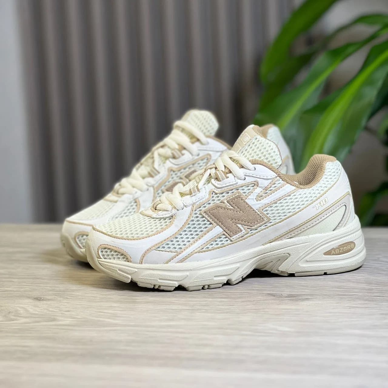 NEW BALANCE 740