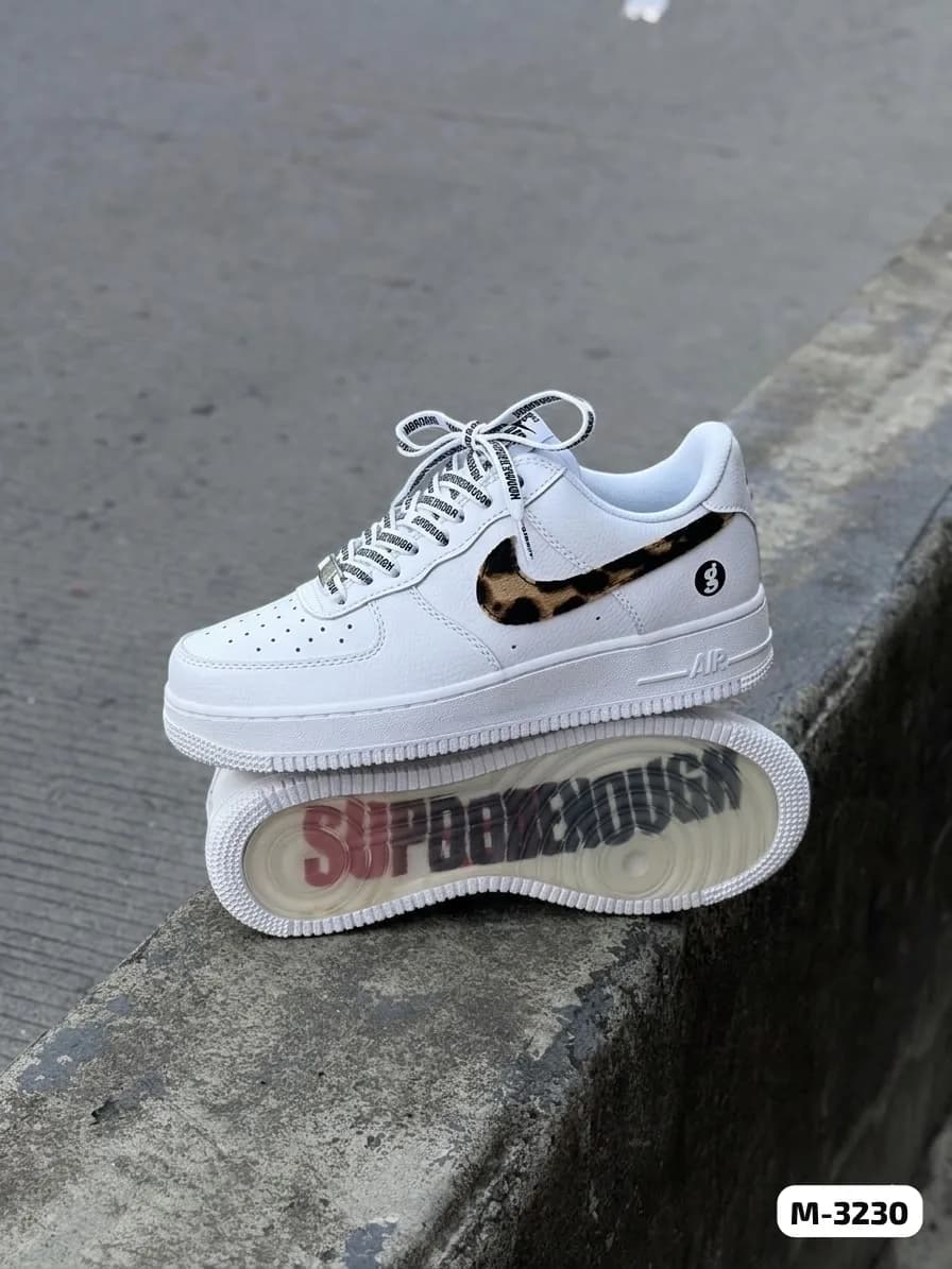 NIKE AF1