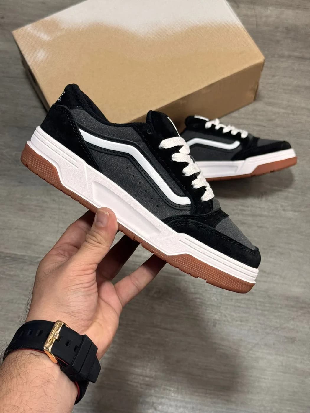 VANS HYLANE