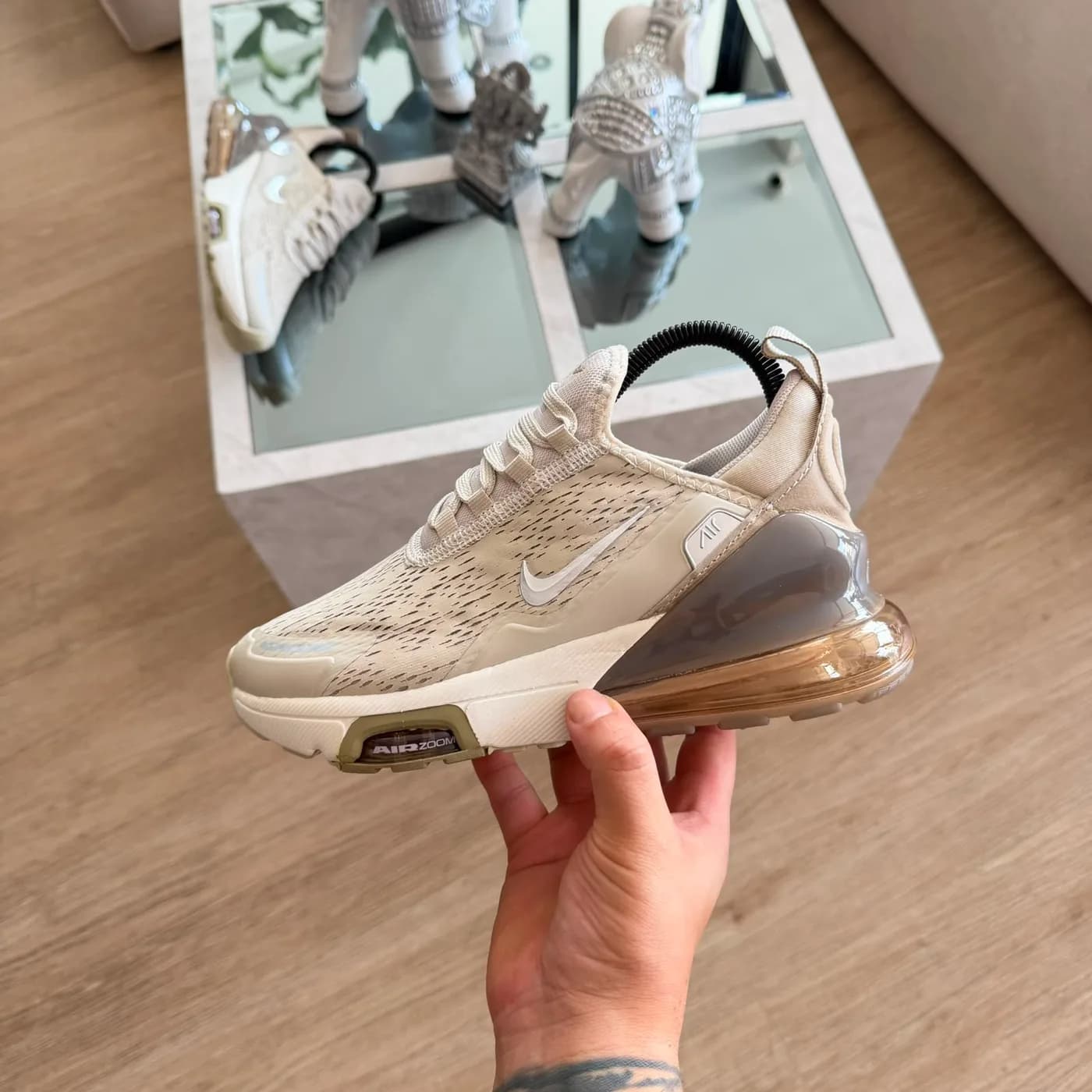 NIKE AIR 270